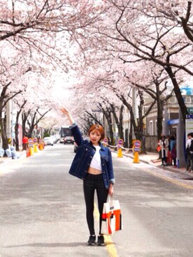 「アイテム（トートバッグ、オレンジ系）」を使った、민리사さん（レディース・160cm）の春コーディネート