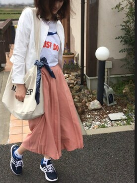 「バンダナ」｜「アイテム（ノーカラージャケット）」を使った、ぺこりんごさん（レディース・167cm）の春コーディネート