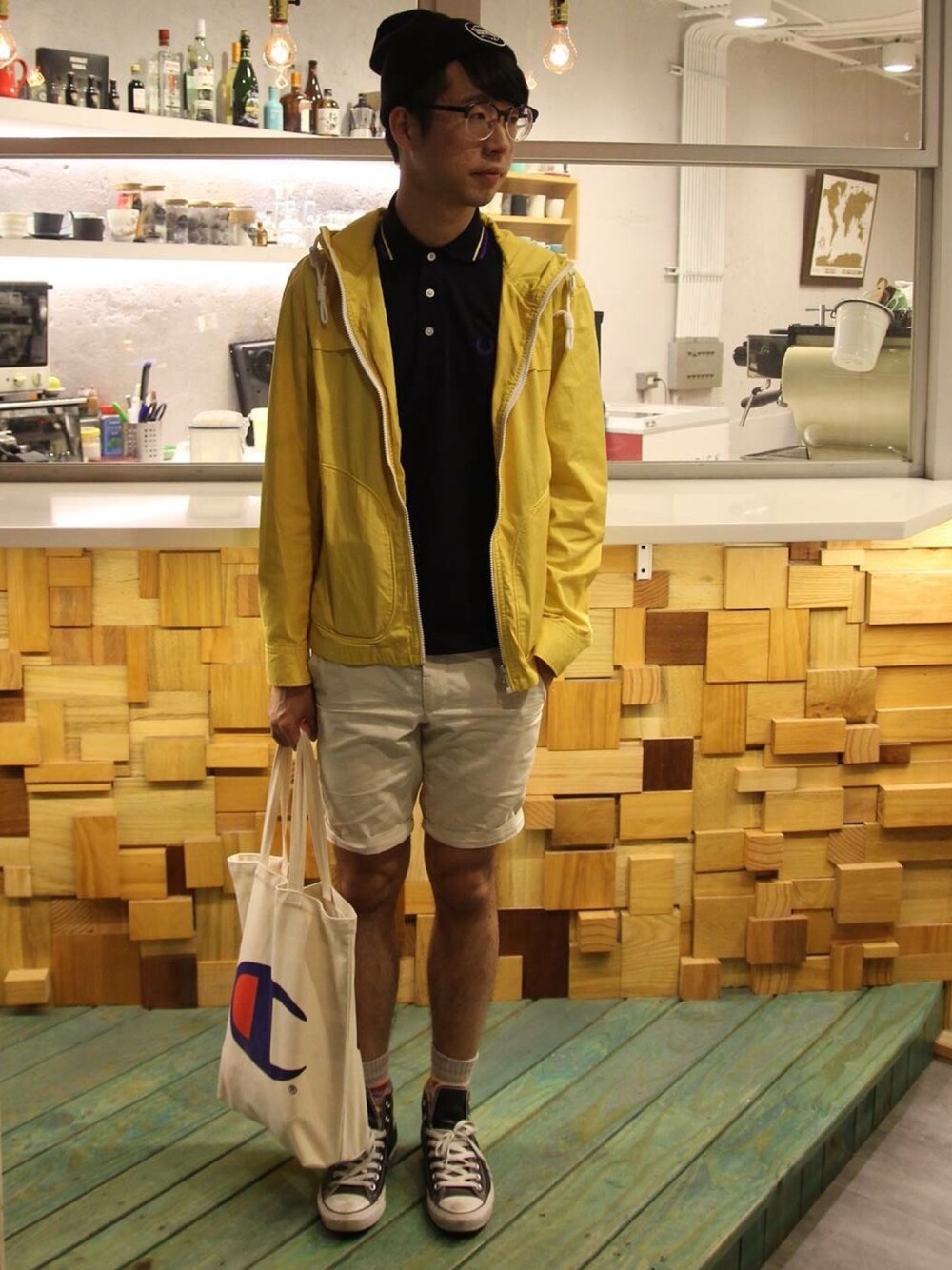「Taiwan、vacation、autumn look」｜「UNIQLOのアイテム（その他アウター、イエロー系）」を使った、Nick さん（メンズ・178cm）の秋コーディネートの1枚目の写真