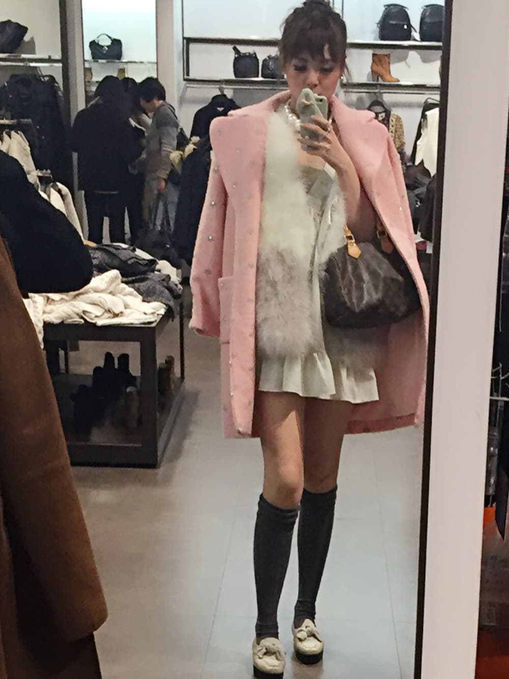 「LILY BROWNのアイテム（カバーオール、ピンク系）」を使った、DollBabyさん（レディース・172cm）の秋コーディネートの1枚目の写真