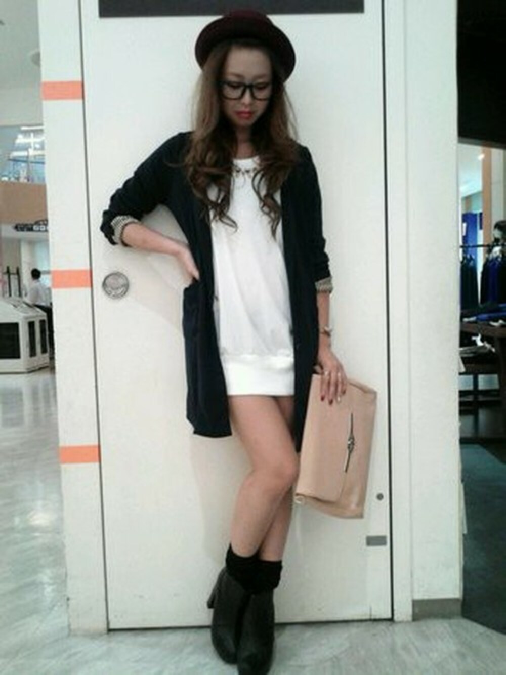 「#Aラインワンピース」｜「VENCEEXCHANGEのカットチェスターコート（チェスターコート、ブルー系）」を使った、shioriさん（レディース・158cm）の秋コーディネートの1枚目の写真