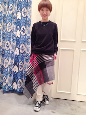 「ブラック×ホワイト」｜「アイテム（スウェット）」を使った、mariさん（レディース・150cm）の冬コーディネート