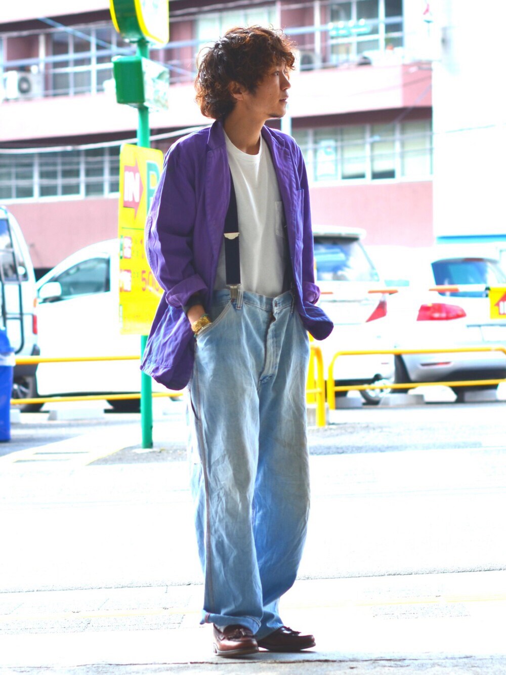 「ワークジャケット、春、サスペンダー、デニム、ワイドパンツ、Tシャツ」｜「workの work jacket（カバーオール、パープル系）」を使った、Utah___MATSUYANさん（メンズ・165cm）の春コーディネートの1枚目の写真