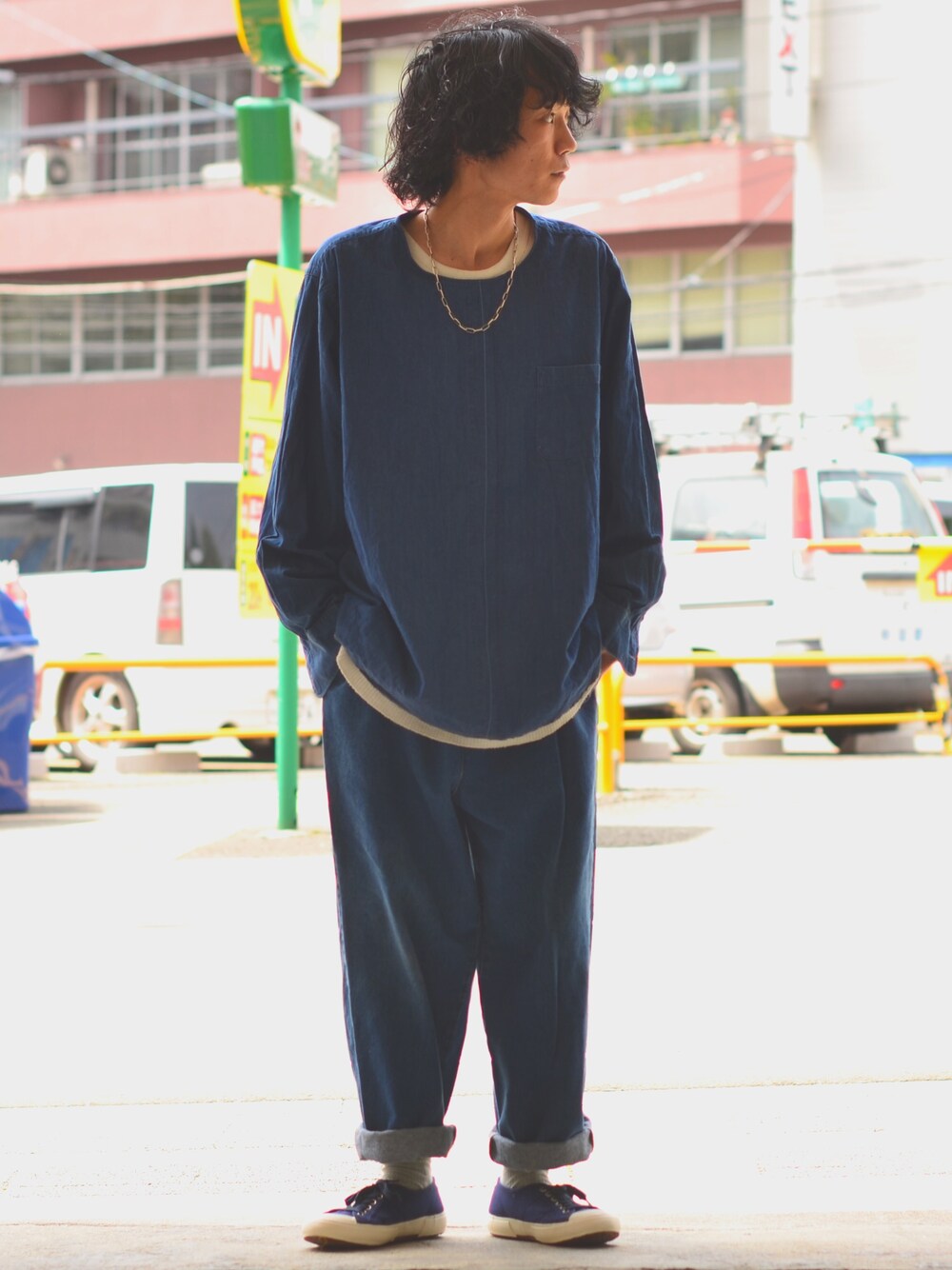 「古着、セットアップ、デニム、イージー、スウェット、スニーカー、ミリタリー」｜「usedのremake pullover shirt（シャツ/ブラウス、ブルー系）」を使った、Utah___MATSUYANさん（メンズ・165cm）の春コーディネートの1枚目の写真