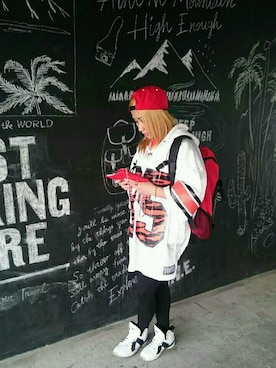 「SUPRA（スープラ）のアイテム（帽子、レッド系）」を使った、sayakaさん（レディース・154cm）の春コーディネート