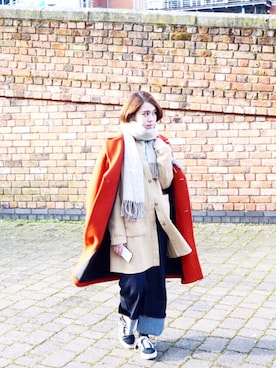 「MONKI（モンキ）のアイテム（マフラー）」を使った、Tracy Cheungさん（レディース・164cm）の春コーディネート