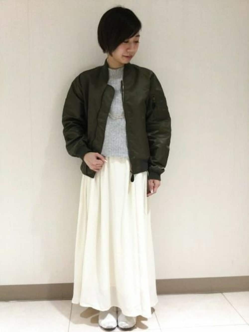 「JEANASISの2016SS MA-1/713634（MA-1、グリーン系）」を使った、JEANASIS アトレ川崎店STAFFさん（レディース・156cm）の冬コーディネートの1枚目の写真