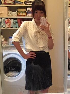 「アイテム（スーツスカート、ブラック系）」を使った、真絢さん（レディース・160cm）の夏コーディネート