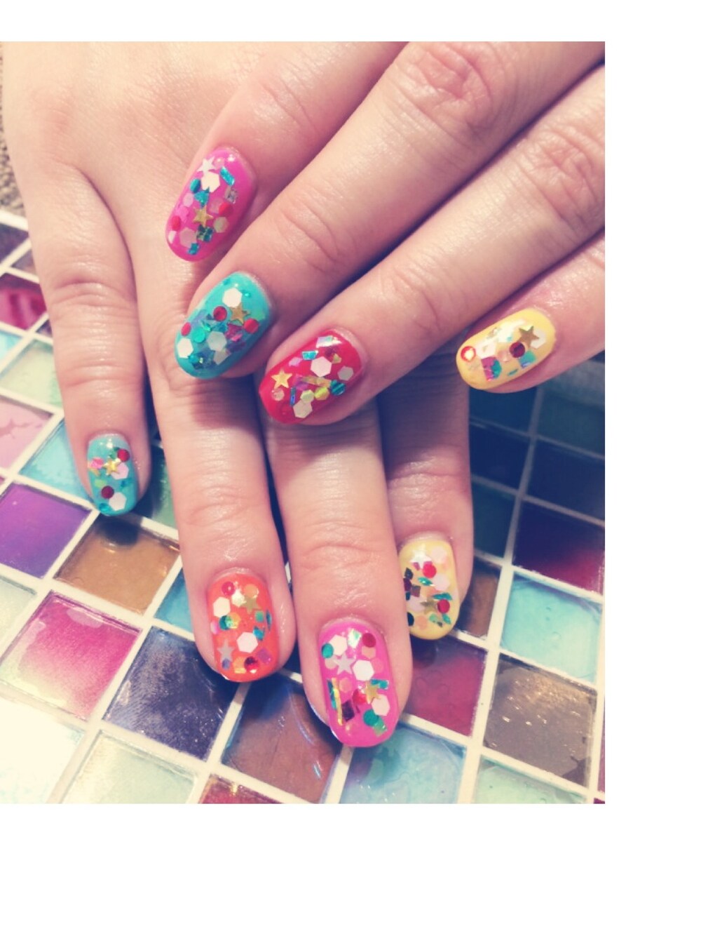 「aiko、aikoジャンキー、ネイル、ジェルネイル、星柄、カラフル」｜「NAILのキラキラネイル（その他、その他）」を使った、まりすけさん（レディース・160cm）の夏コーディネートの1枚目の写真