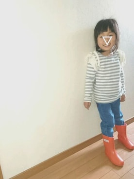 「アイテム（レインシューズ、オレンジ系）」を使った、yr1yさん（キッズ・100cm）の春コーディネート