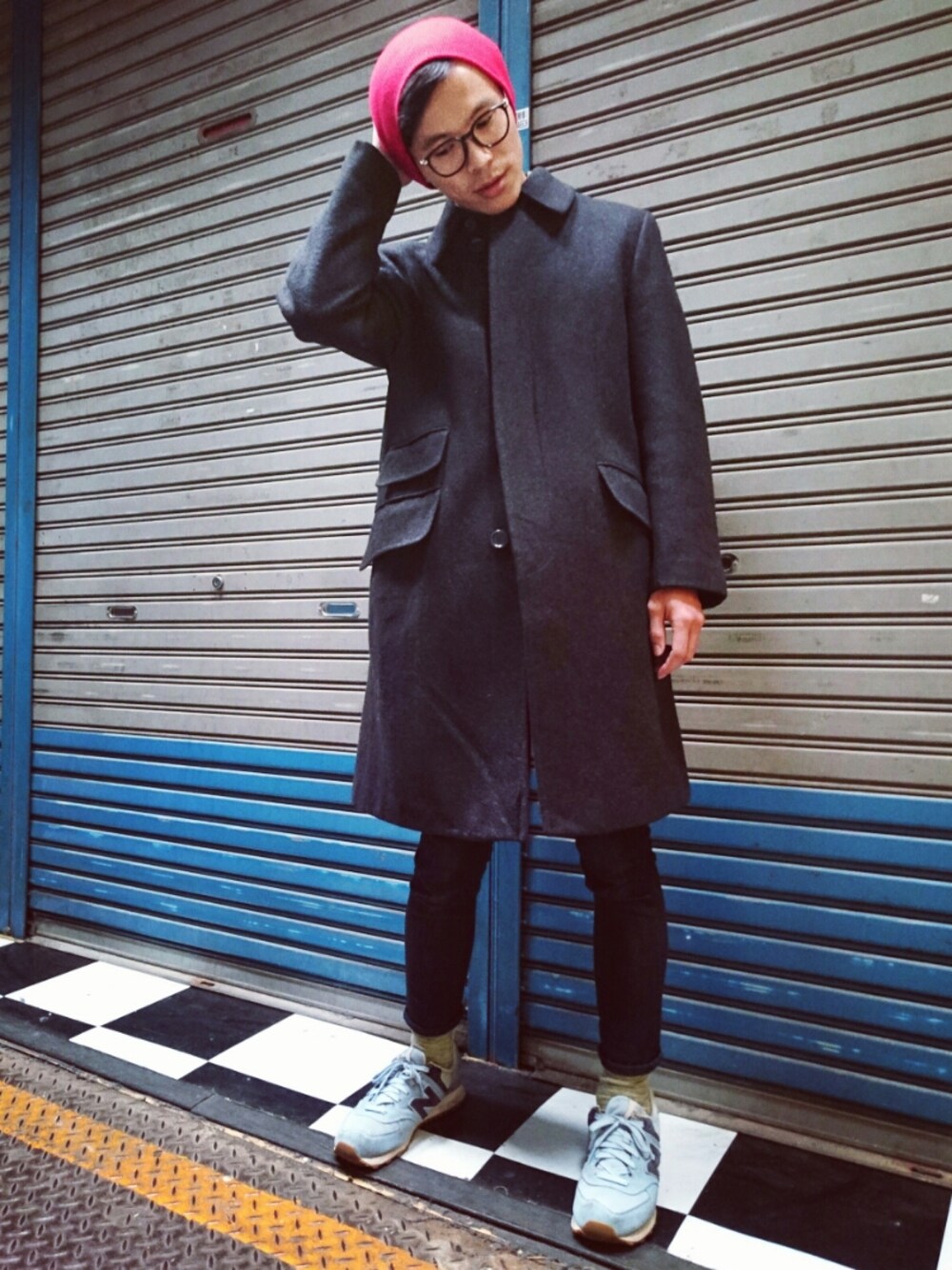「TWOXPIECE、新竹市中正台夜市第六街245號、二手救春秋、ootd、vintage、中性、英倫、day20161126」｜「TWO PIECE 二手屋のアイテム（ダウンジャケット/コート、グレー系）」を使った、TWO PIECE 丫撇さん（メンズ・171cm）の秋コーディネートの1枚目の写真