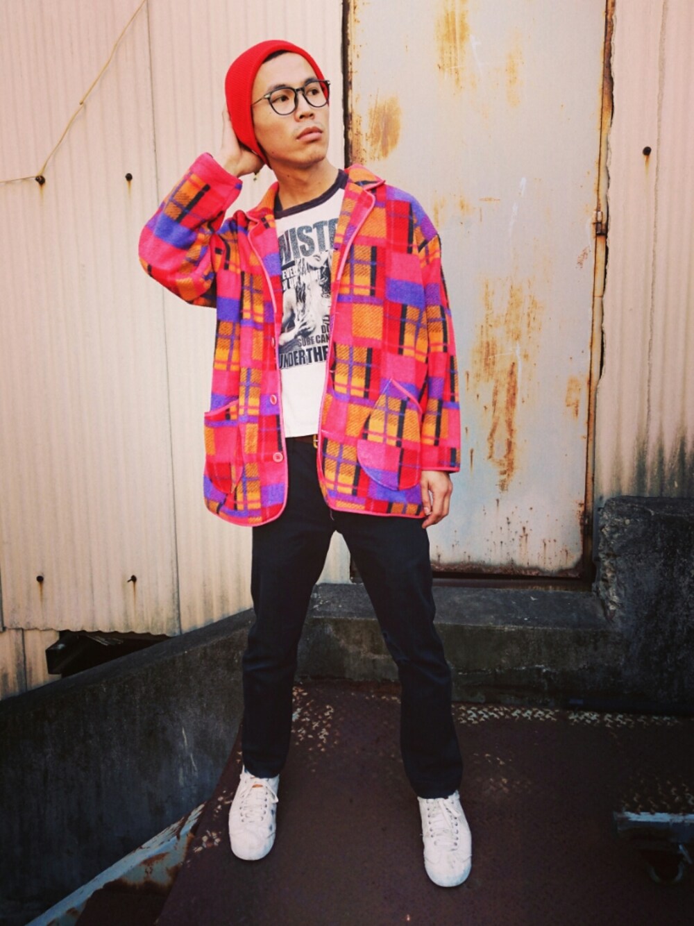 「TWOXPIECE、新竹市文昌街中正台夜市第六街245號、二手救春秋、ootd、vintage、中性、英倫、day20161209、street」｜「TWO PIECE 二手屋のアイテム（テーラードジャケット、その他）」を使った、TWO PIECE 丫撇さん（メンズ・171cm）の冬コーディネートの1枚目の写真
