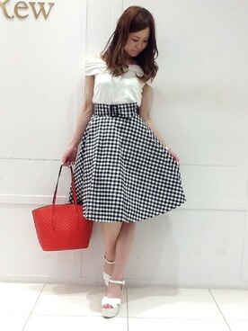 「Rewde（ルゥデ）のリボンオフショルカットソー(5R15-0765)（Tシャツ/カットソー、ホワイト系）」を使った、YOCCIさん（レディース・163cm）の春コーディネート
