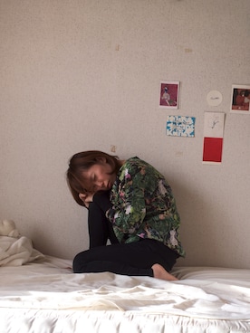 「bedsidedrama（ベットサイドドラマ）のアイテム（トップス、その他）」を使った、amicoさん（レディース・155cm）の秋コーディネート