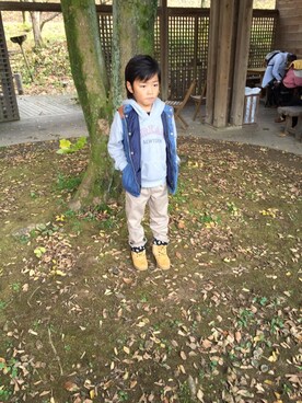 「アイテム（パーカー）」を使った、藤田有香さん（キッズ・110cm）の春コーディネート