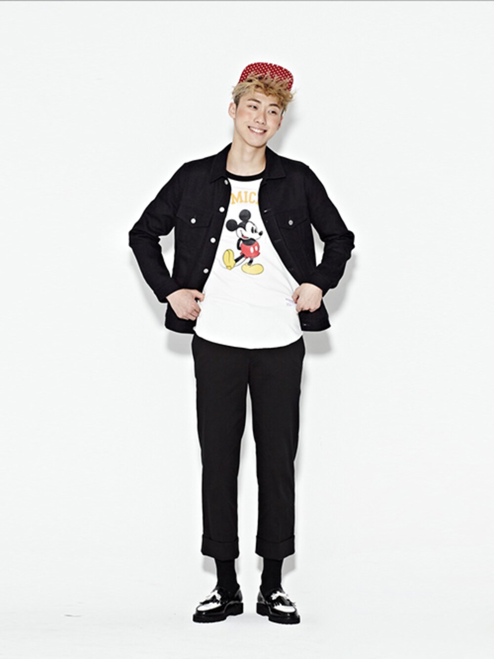 「black、STYLE、korea、white、shoes、ootd、daily look、로퍼、로스트가든、LOST GARDEN」｜「LOST GARDENのSHOES（ドレスシューズ、ホワイト系）」を使った、LOSTGARDENさん（メンズ・187cm）の秋コーディネートの1枚目の写真