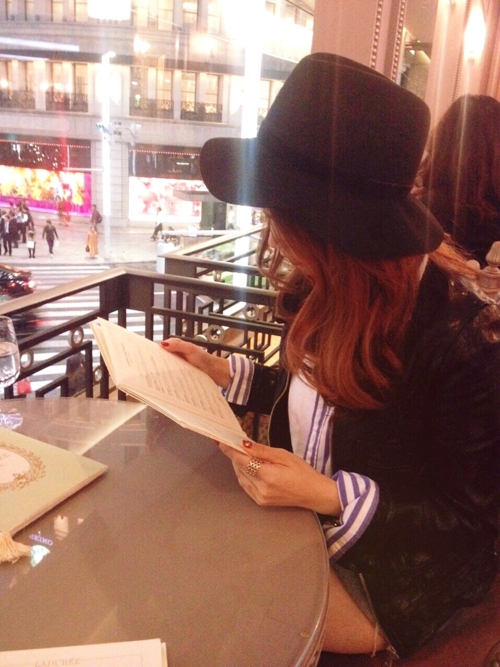 「STUDIOUS、WJKW、Ralph Lauren、vintege、outfit、赤髪、銀座、ライダース、ストライプ、ファッション手当」｜「RALPH LAURENのアイテム（シャツ/ブラウス、ホワイト系）」を使った、MIRAN.KIMさん（レディース・158cm）の冬コーディネートの1枚目の写真