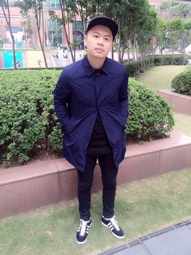 「アイテム（マウンテンパーカー、ブルー系）」を使った、Scott Jiangさん（メンズ・176cm）の冬コーディネート