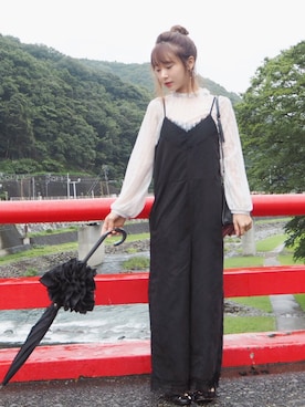 「ゆるパンツ」｜「アイテム（オールインワン・サロペット）」を使った、西川 瑞希さん（レディース・157cm）の秋コーディネート