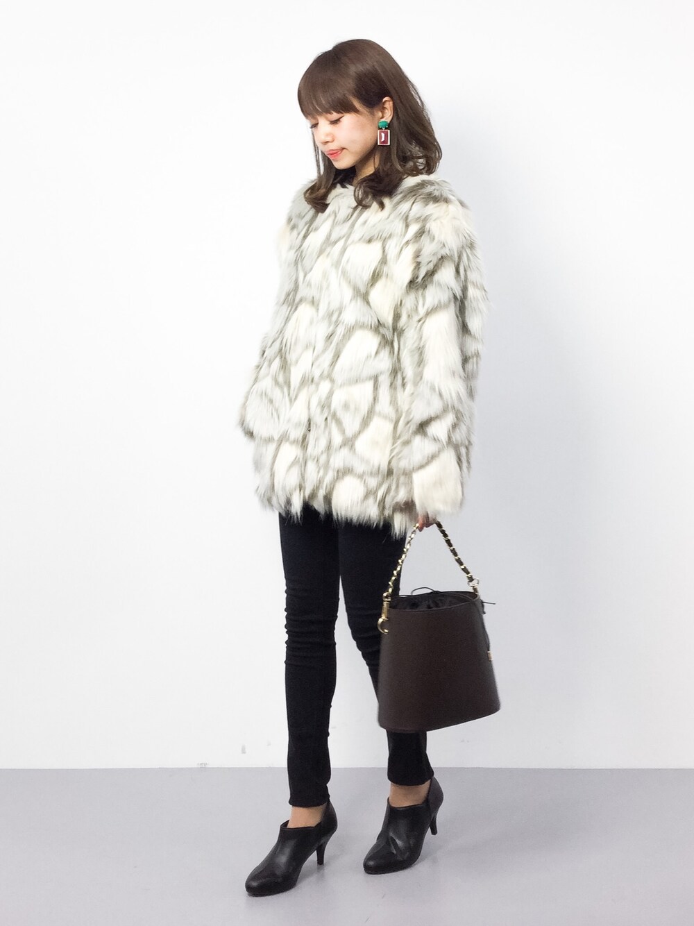 「ファー、コート、アウター、カジュアル、シンプル、大人カジュアル、もこもこ、冬、ootd、チビーズ✳︎」｜「Factor=のFactor= フェイクファーミックスコート（その他アウター、ベージュ系）」を使った、erikoさん（レディース・152cm）の冬コーディネートの1枚目の写真