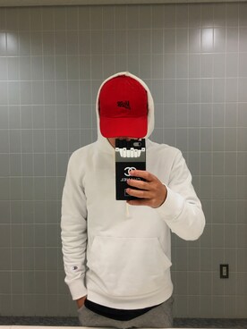 「Champion（チャンピオン）のアイテム（パーカー、ホワイト系）」を使った、다이치さん（メンズ・174cm）の冬コーディネート