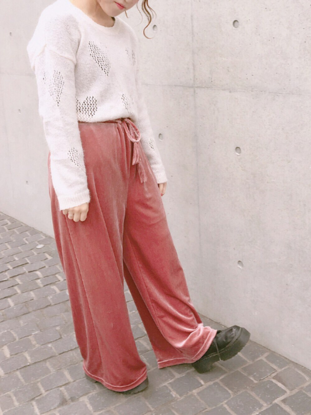 「秋のコーデ、ベロア、ニット、ピンク、カジュアルコーデ、ootd、厚底シューズ、E hyphen world gallary、WEGO、harajuku」｜「E hyphen world galleryのアイテム（ニット/セーター、ピンク系）」を使った、yum¡ ❤︎さん（レディース・148cm）の秋コーディネートの1枚目の写真