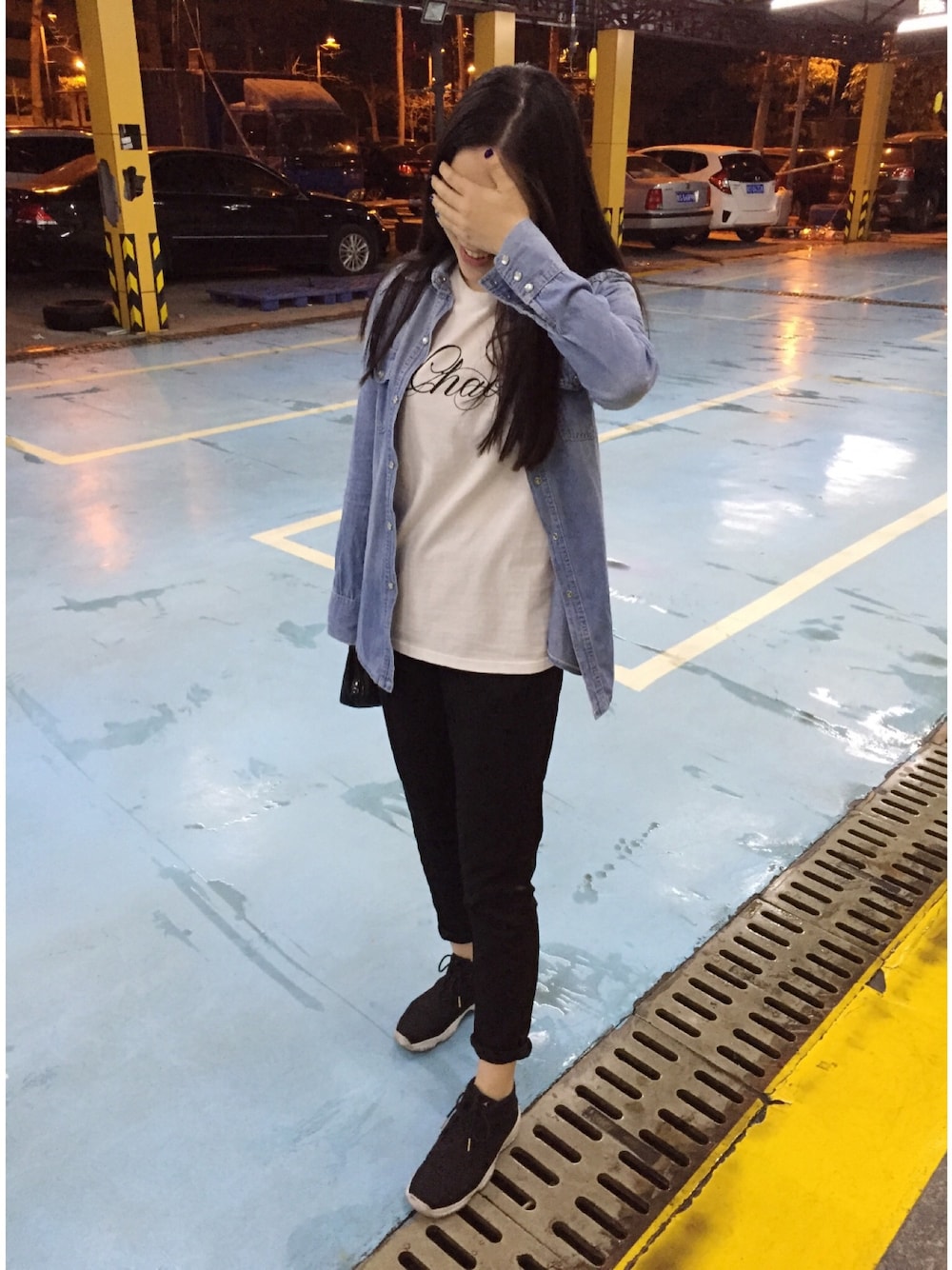 「undercoverism、AIR JORDAN、Chaos」｜「UNDERCOVERのアイテム（Tシャツ/カットソー、ホワイト系）」を使った、bambooさん（レディース・168cm）の秋コーディネートの1枚目の写真