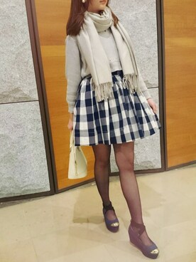 「EMODA（エモダ）のアイテム（ニット/セーター、グレー系）」を使った、Angelaさん（レディース）の冬コーディネート