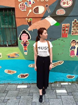 「Heather（ヘザー）のアイテム（Tシャツ/カットソー、ホワイト系）」を使った、Angelaさん（レディース）の秋コーディネート