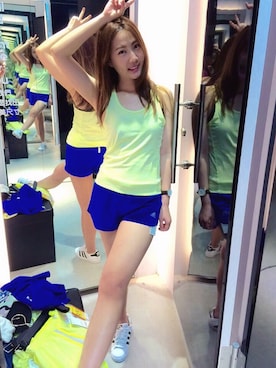 「adidas（アディダス）のアイテム（トップス、イエロー系）」を使った、Angelaさん（レディース）の秋コーディネート