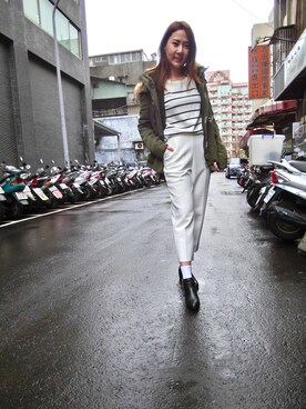 「REI SHOPのアイテム（パンツ、ホワイト系）」を使った、Angelaさん（レディース）の冬コーディネート