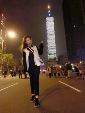 「Heather（ヘザー）のアイテム（パンツ、ブルー系）」を使った、Angelaさん（レディース）の冬コーディネート