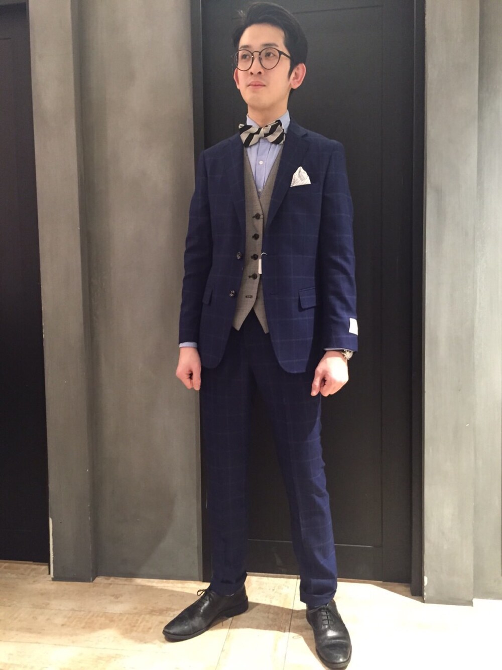「CROWDEDCLOSET、松本パルコ店」｜「CROWDED CLOSETのアイテム（テーラードジャケット、ブルー系）」を使った、ユタさん（メンズ・175cm）の冬コーディネートの1枚目の写真