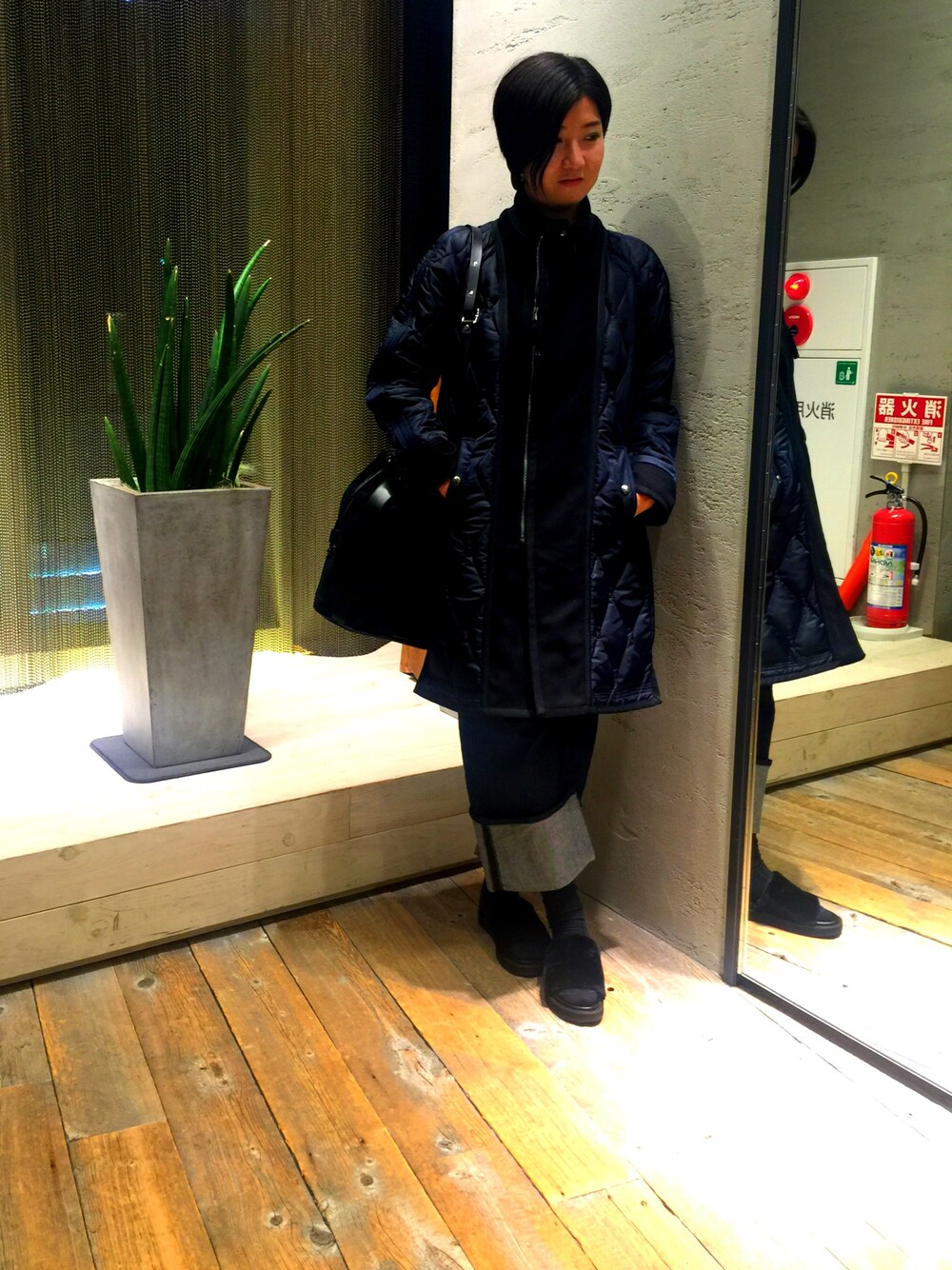 「カジュアル、シンプル」｜「DIESEL BLACK GOLDのアイテム（ナイロンジャケット、ブラック系）」を使った、Zpさん（レディース・165cm）の秋コーディネートの1枚目の写真