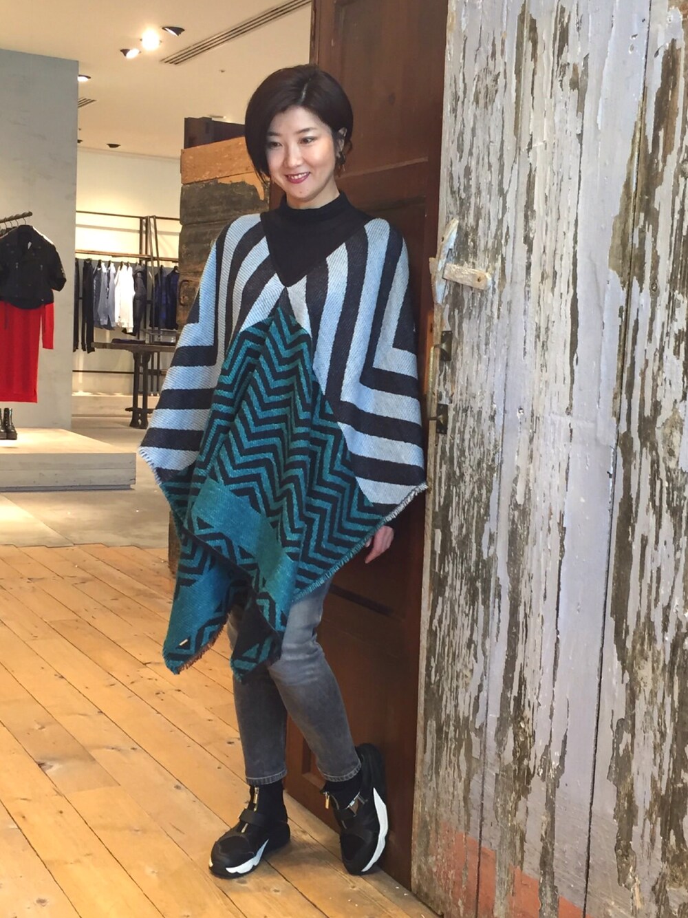 「カジュアル、ファー小物、冬」｜「DIESELのアイテム（マフラー、グリーン系）」を使った、Zpさん（レディース・165cm）の秋コーディネートの1枚目の写真
