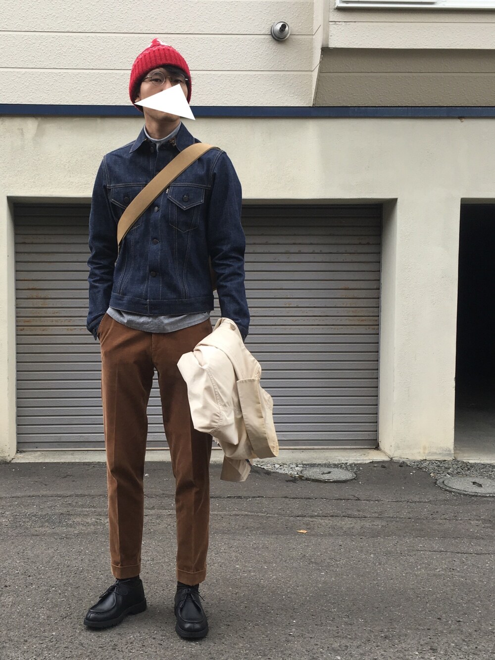 「LIVING CONCEPTのアイテム（スウェット、ブルー系）」を使った、UTさん（メンズ・185cm）の秋コーディネートの1枚目の写真