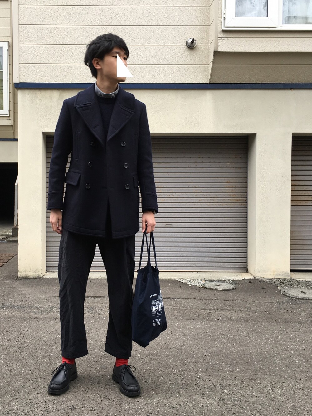 「ScyeのSCYE ウールカシミヤピーコート（ピーコート、ブルー系）」を使った、UTさん（メンズ・185cm）の秋コーディネートの1枚目の写真