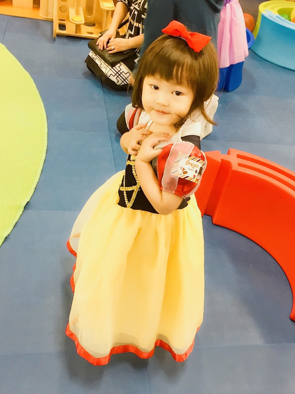 「WEAR HALLOWEEN 2016、白雪姫、プリンセス」｜「Disneyのアイテム（ドレス、その他）」を使った、さやぱんさん（キッズ・90cm）の秋コーディネートの1枚目の写真