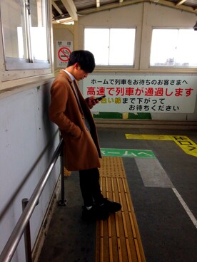 「タートルネックカットソー」｜「アイテム（チェスターコート）」を使った、やぁーすさん（メンズ・173cm）の冬コーディネート