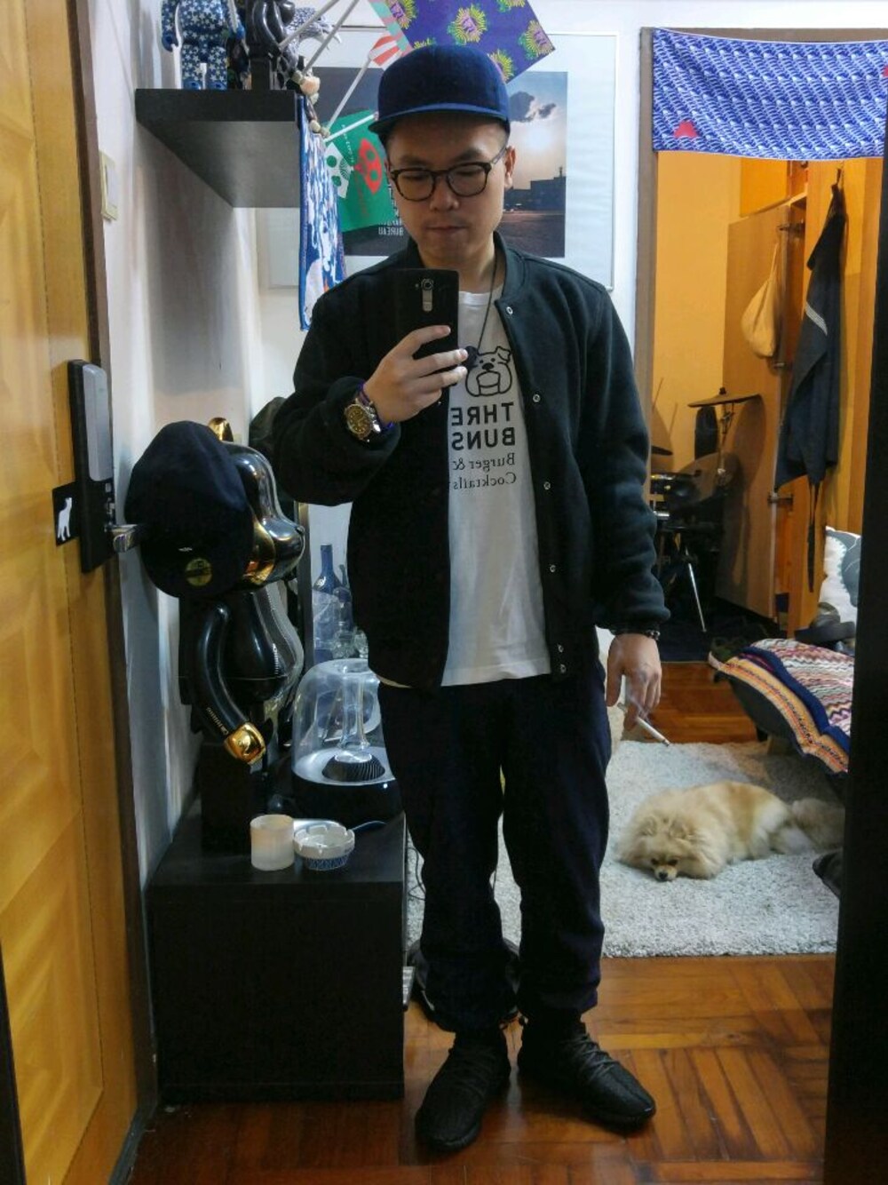 「yeezyboost350のアイテム（スニーカー、ブラック系）」を使った、reanimationitsujさん（メンズ・163cm）の冬コーディネートの1枚目の写真