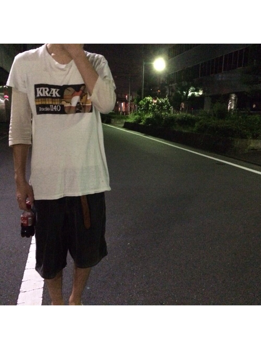 「Tシャツ、コーデュロイショーツ、古着」｜「usedのアイテム（Tシャツ/カットソー、ホワイト系）」を使った、のださんさん（メンズ・170cm）の冬コーディネートの1枚目の写真