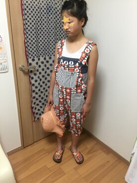 「BOOFOOWOO」｜「アイテム（サロペット/オーバーオール）」を使った、ETSUさん（キッズ・143cm）の春コーディネート