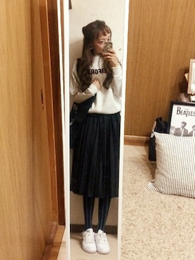 「AVAN LILY（アヴァンリリィ）のCALIFORNIAスウェットプルオーバー（スウェット、ホワイト系）」を使った、shyさん（レディース・167cm）の冬コーディネート