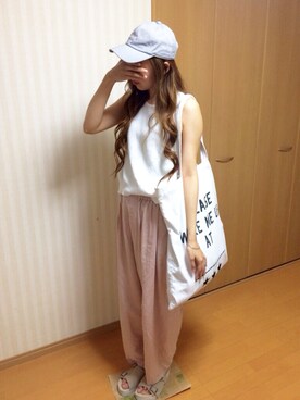 「STUSSY（ステューシー）のLogo Strapback Cap（キャップ、グレー系）」を使った、shyさん（レディース・167cm）の夏コーディネート