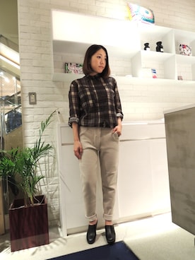 「ISABEL MARANT（イザベルマラン）のアイテム（その他シューズ）」を使った、FLONTVIOROスタッフさん（レディース・159cm）の春コーディネート