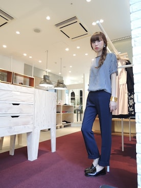 「NEIL BARRETT（ニールバレット）のアイテム（パンツ）」を使った、FLONTVIOROスタッフさん（レディース・160cm）の春コーディネート