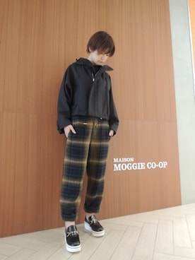 「MARNI（マルニ）のアイテム（ジャケット/アウター）」を使った、FLONTVIOROスタッフさん（レディース・164cm）の秋コーディネート