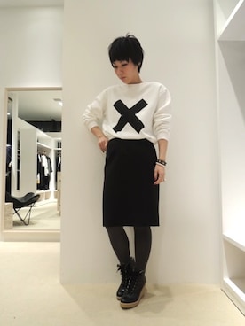「ひざ丈スカート」｜「アイテム（スウェット）」を使った、FLONTVIOROスタッフさん（レディース・160cm）の秋コーディネート