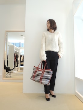 「アイテム（ボストンバッグ、レッド系）」を使った、FLONTVIOROスタッフさん（レディース・160cm）の秋コーディネート