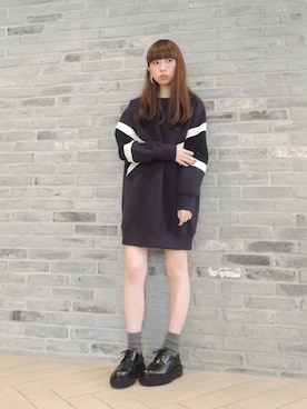 「NEIL BARRETT（ニールバレット）のアイテム」を使った、FLONTVIOROスタッフさん（レディース・160cm）の秋コーディネート